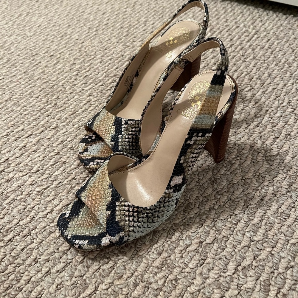 Vince Camuto 6.5 Snake Skin